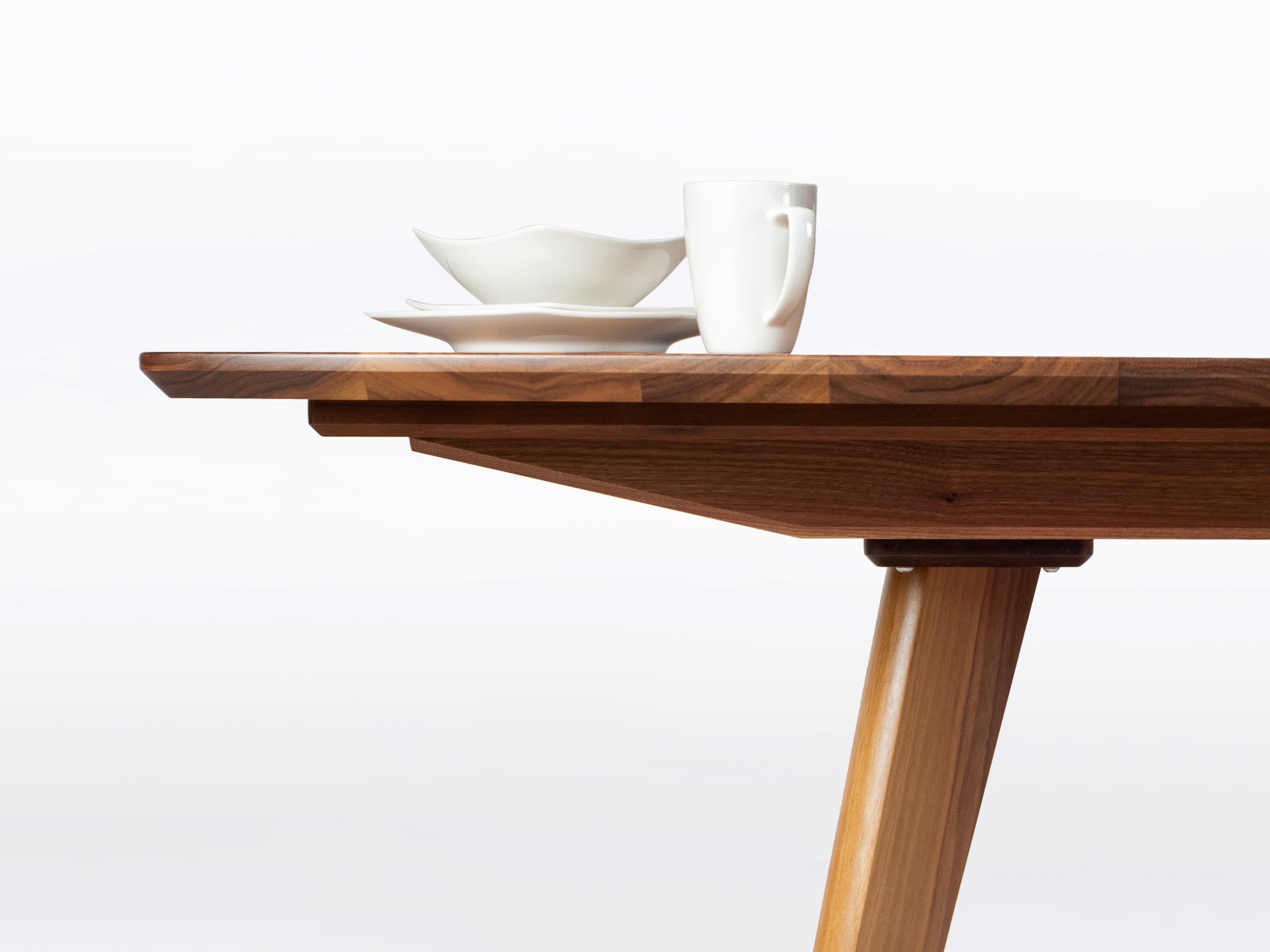Bela Expanding Table